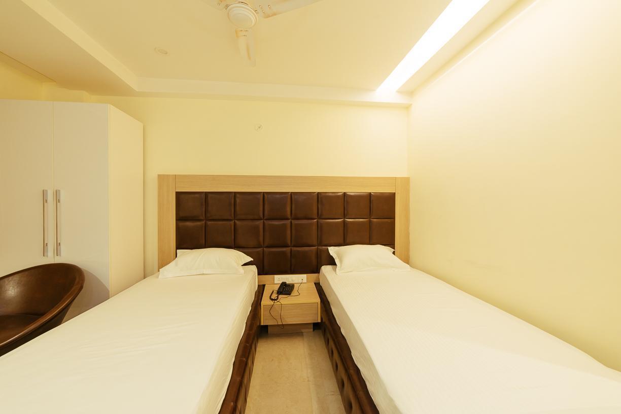Radical Palace Hotel And Restaurant Lucknow Buitenkant foto